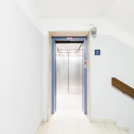 Centerroom Aparthotel 3*